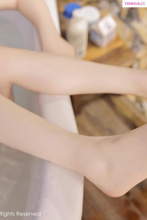   [XiuRen]高清写真图 2023.05.23 No.6781 岁小岁 新人美腿第12张图片